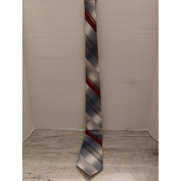 Del Cino Mens 54" Striped Tie Red & Silver Tones Classic Accessory - Picture 2 of 3